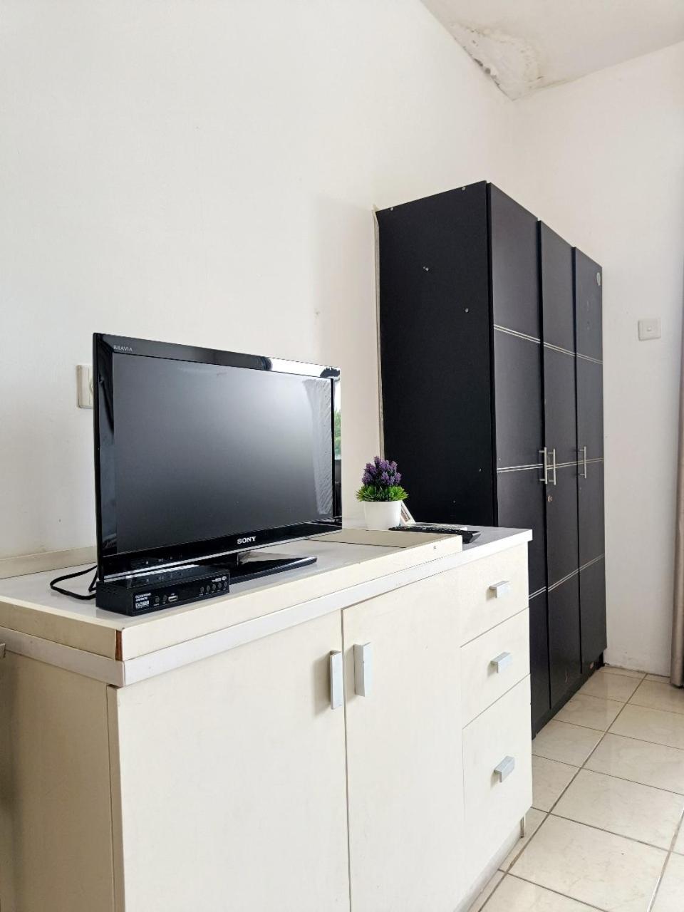 Cozy Studio Room Apartemen Centro City By Nusalink Джакарта Экстерьер фото